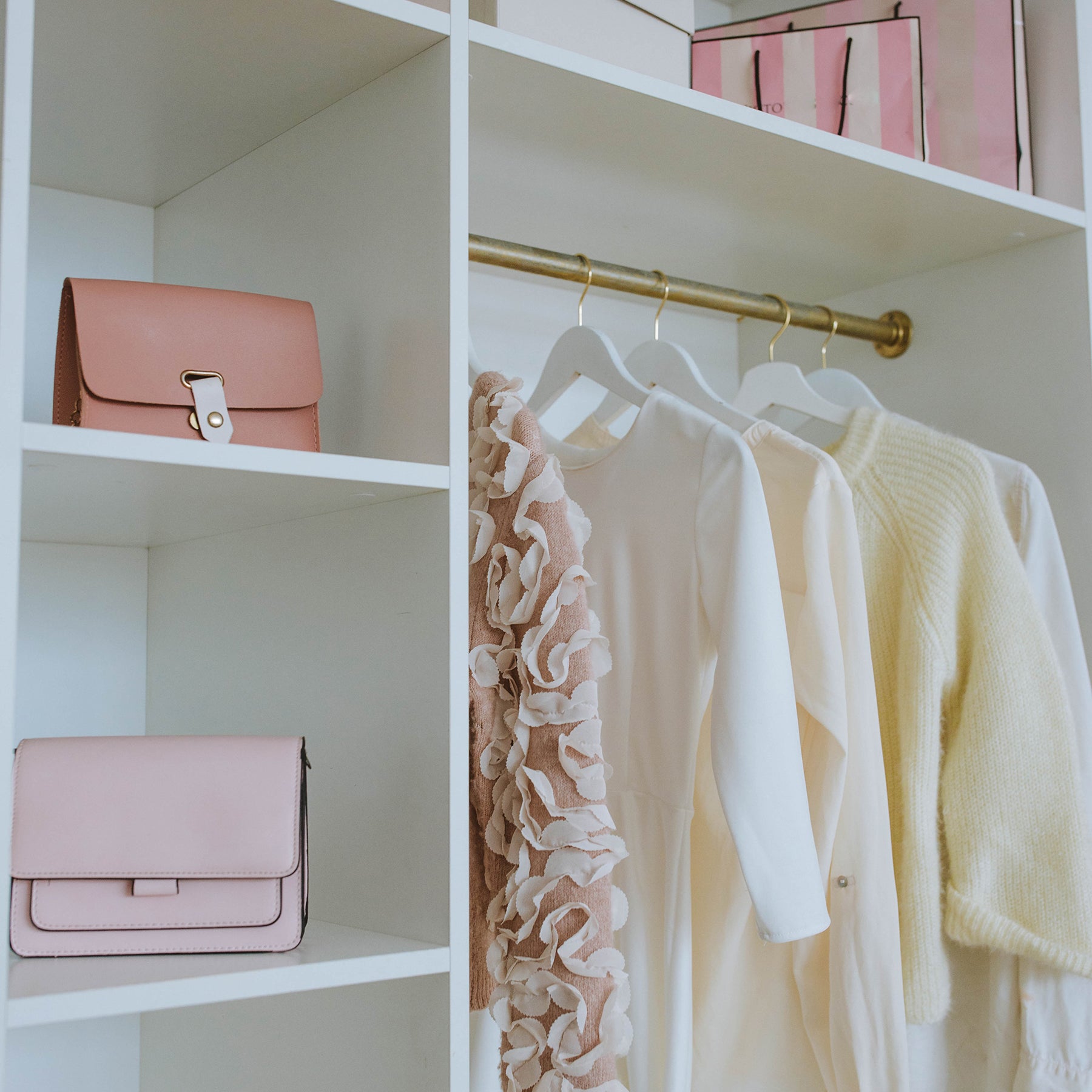 Organize Your Closet the Wir Way: Streamline Your Style